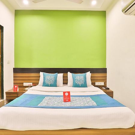Super Hotel O Apollo Ахмедабад Экстерьер фото