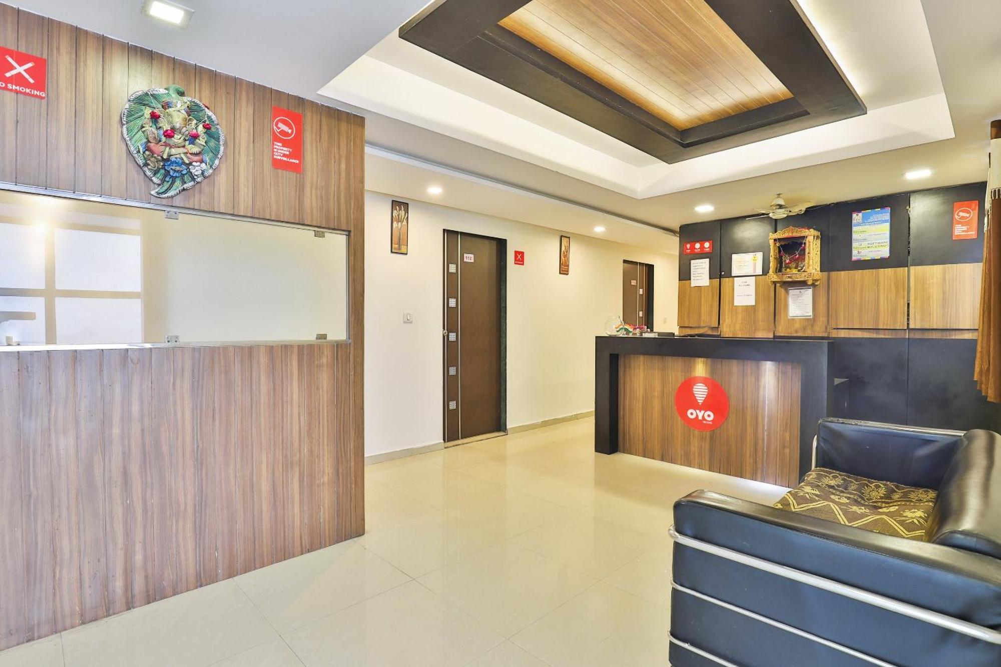 Super Hotel O Apollo Ахмедабад Экстерьер фото